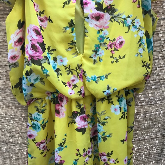 Love Culture Summer Romper Women’s Medium NWT - Picture 10 of 14